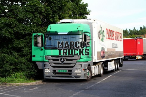 Foto camion mercedes benz - foto,